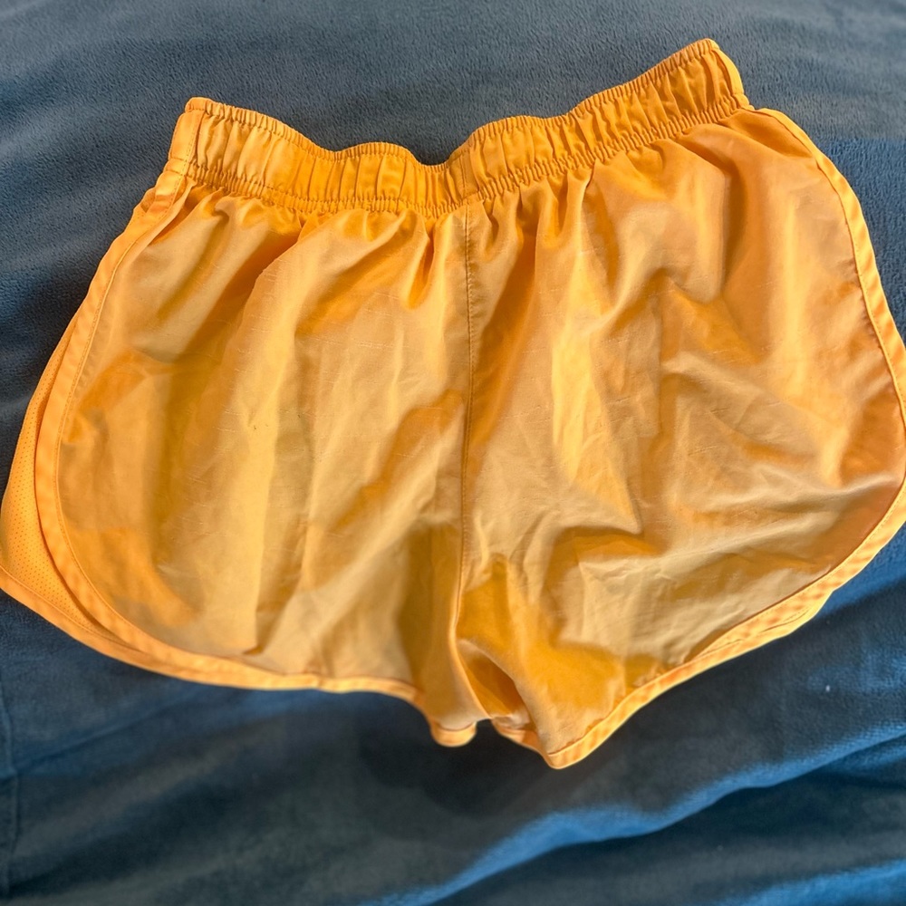 Girls/Ladies’ NIKE running shorts with panty liner - Picture 4 of 5